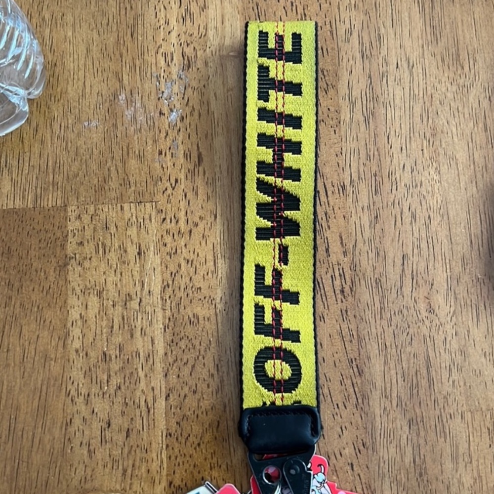 Off White Keychain - Picture 2 of 4